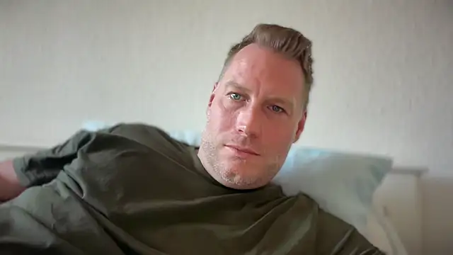 Christian87xxx online show from 06/17/26, 04:30