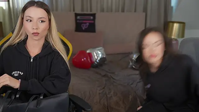 Snapshot of Emma_Rose_69 chatting on 03/10/26, 08:19 Emma Rose 69 online show from 03/10/26, 08:19