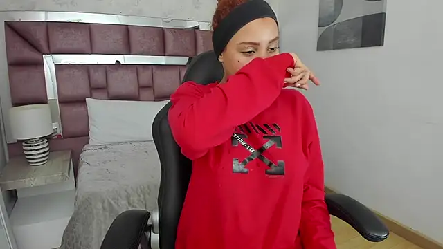 Snapshot of tamararose1 chatting on 03/19/25, 12:45 tamararose1 online show from 03/19/25, 12:45