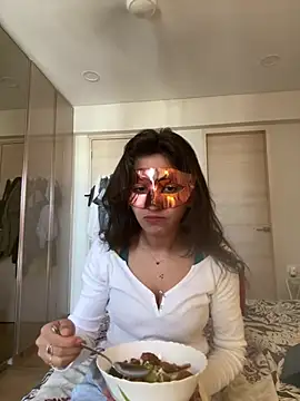 Snapshot of princess_rainaa chatting on 02/04/25, 04:59 princess rainaa online show from 02/04/25, 04:59
