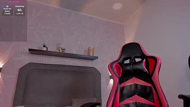 Snapshot of alessia_leroy chatting on 02/05/26, 07:29 alessia leroy online show from 02/05/26, 07:29