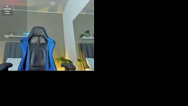 Snapshot of alessia_leroy chatting on 03/10/26, 08:25 alessia leroy online show from 03/10/26, 08:25