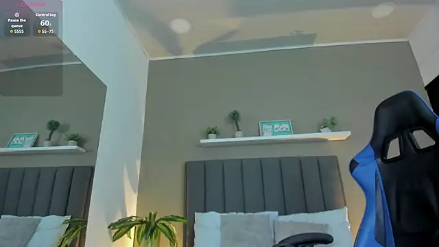 Snapshot of alessia_leroy chatting on 03/25/26, 08:04 alessia leroy online show from 03/25/26, 08:04