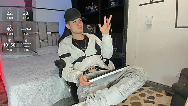 marcuscollins1  online show from 12/18/25, 02:01