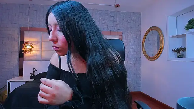 Nohemi louse online show from 04/25/26, 07:00
