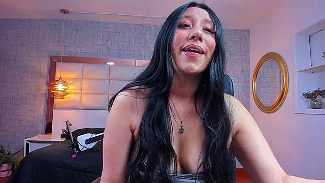 Nohemi louse online show from 04/26/26, 07:11