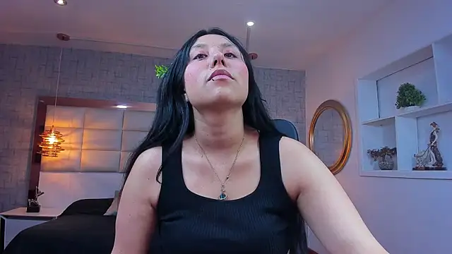 Nohemi louse online show from 04/29/26, 07:20