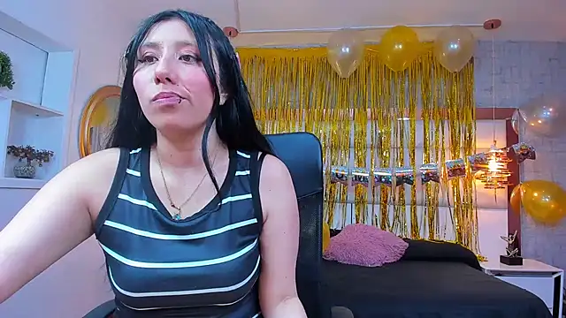 Nohemi louse online show from 04/30/26, 08:57
