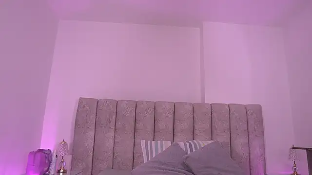 sara lopee1 online show from 11/13/25, 11:53