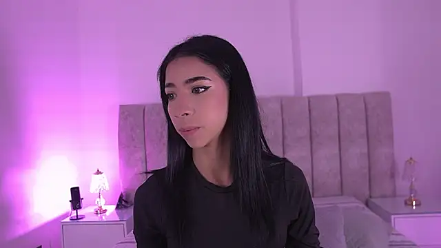 sara lopee1 online show from 11/21/25, 11:53