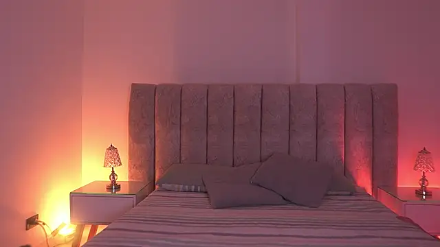 sara lopee1 online show from 11/27/25, 11:56