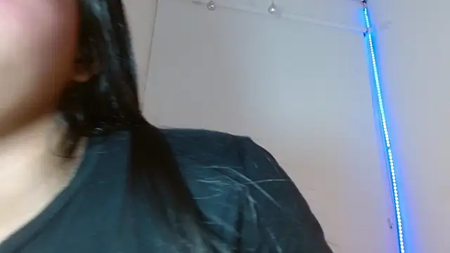 Roxy Stonee online show from 10/17/25, 07:27