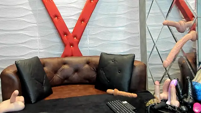 Mara Gonzalez online show from 06/14/26, 11:45