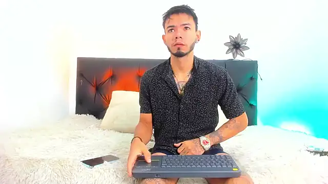 Niick01  online show from 03/12/25, 11:53