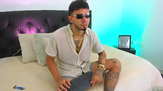 Niick01  online show from 03/22/25, 11:32