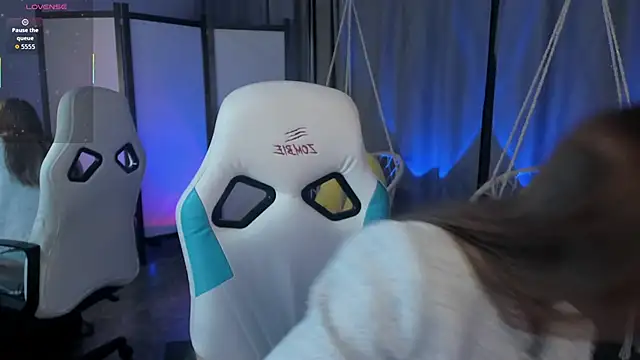 kaisajenner online show from 11/28/25, 09:17