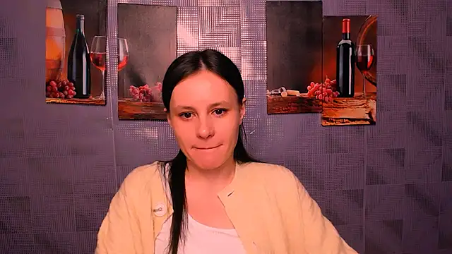 Snapshot of ValeriaHeart_ chatting on 02/05/25, 07:29 ValeriaHeart online show from 02/05/25, 07:29