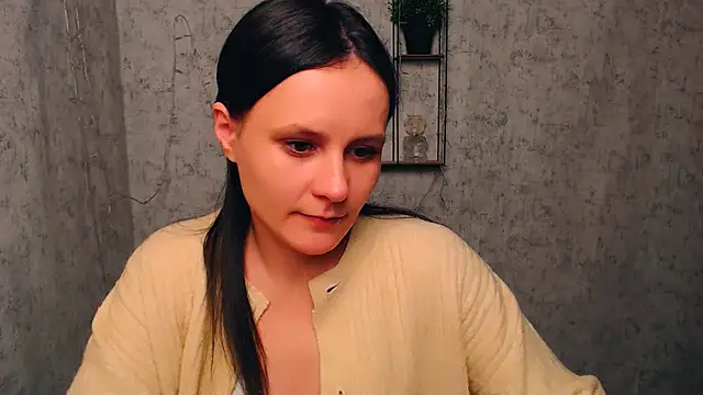 Snapshot of ValeriaHeart_ chatting on 02/11/25, 02:13 ValeriaHeart online show from 02/11/25, 02:13