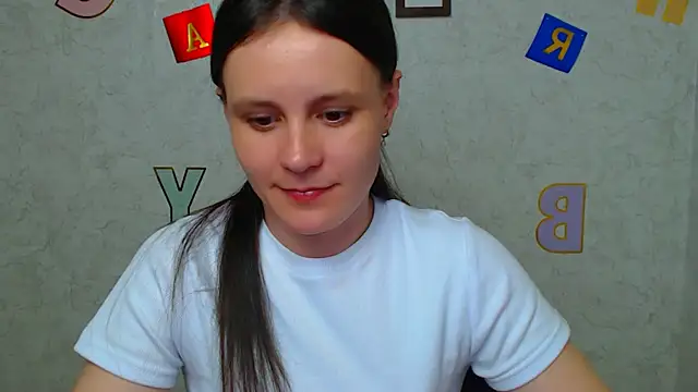 Snapshot of ValeriaHeart_ chatting on 03/17/25, 04:43 ValeriaHeart online show from 03/17/25, 04:43