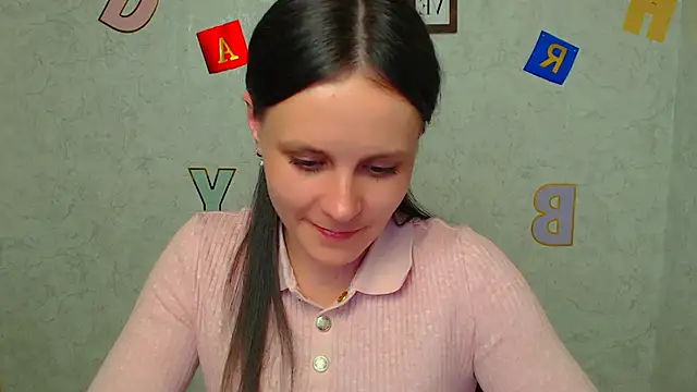 Snapshot of ValeriaHeart_ chatting on 03/19/25, 04:34 ValeriaHeart online show from 03/19/25, 04:34