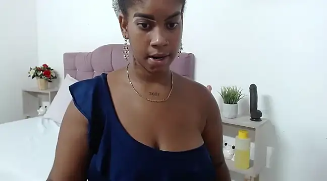 Snapshot of CanelaFierce chatting on 03/04/25, 02:21 CanelaFierce online show from 03/04/25, 02:21