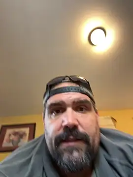 Snapshot of bigdaddy90337 chatting on 10/26/25, 09:42 bigdaddy90337 online show from 10/26/25, 09:42