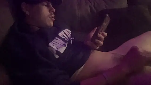 Snapshot of buckincowboy chatting on 03/03/25, 02:04 buckincowboy online show from 03/03/25, 02:04