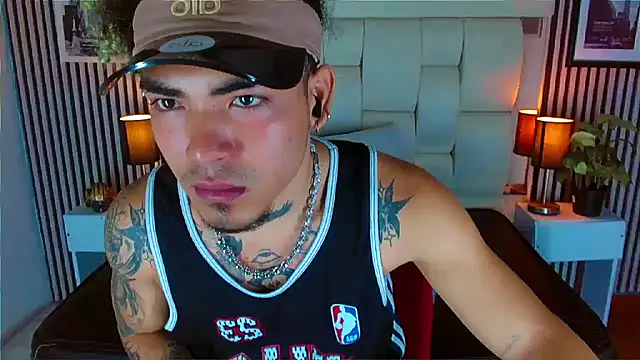 LihanJor 23 online show from 12/18/25, 12:55