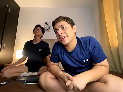 Snapshot of jacob_and_sam chatting on 10/04/25, 07:56 jacob and sam online show from 10/04/25, 07:56