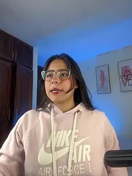 megan cl online show from 11/04/25, 04:33