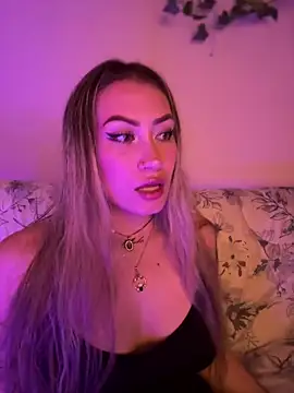 Snapshot of Lally_Valencia__ chatting on 02/24/25, 03:23 Lally Valencia   online show from 02/24/25, 03:23