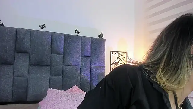 Violetta Ficher online show from 11/12/25, 02:12