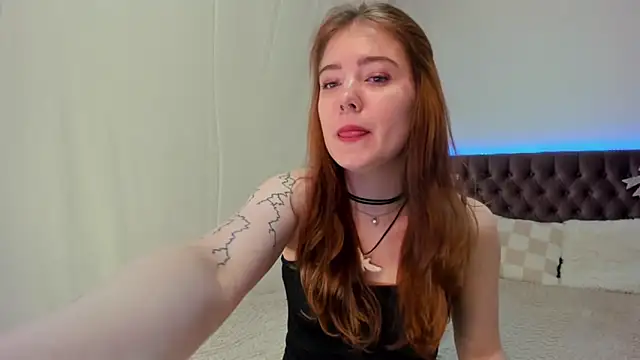 Snapshot of Ella_Mayers chatting on 03/09/25, 09:25 Ella Mayers online show from 03/09/25, 09:25