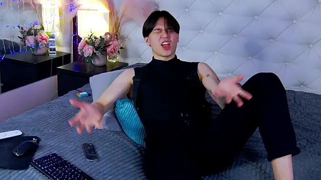 Snapshot of just_gay_ chatting on 03/10/25, 04:25 just gay online show from 03/10/25, 04:25