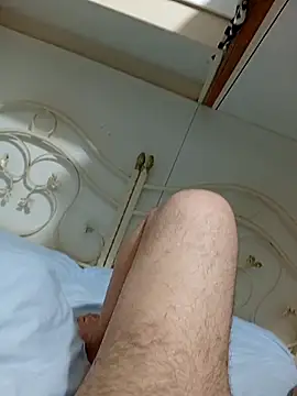 Snapshot of NAvoglia chatting on 04/19/26, 07:27 NAvoglia online show from 04/19/26, 07:27