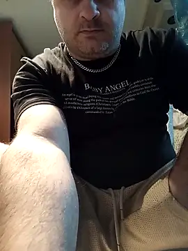 Snapshot of NAvoglia chatting on 04/29/26, 04:11 NAvoglia online show from 04/29/26, 04:11