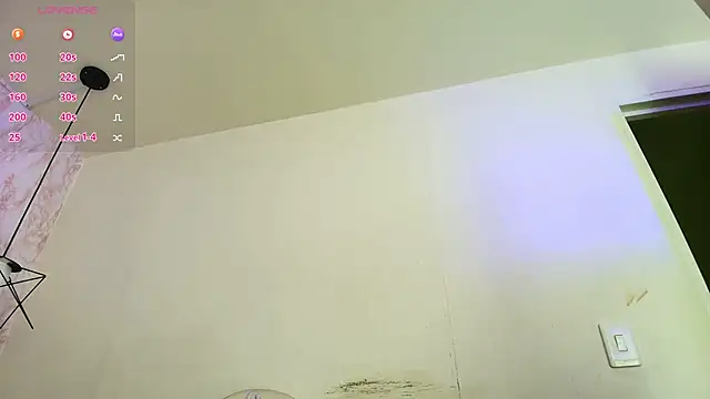 Snapshot of Raichell_ chatting on 10/10/25, 03:49 Raichell online show from 10/10/25, 03:49