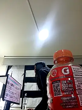 Snapshot of Raichell_ chatting on 01/13/26, 01:11 Raichell online show from 01/13/26, 01:11