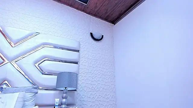 Snapshot of LottieBenz chatting on 02/11/25, 04:24 LottieBenz online show from 02/11/25, 04:24