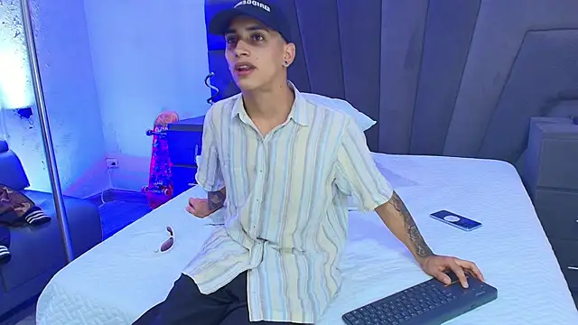 JhoanLeandro online show from 02/13/25, 03:50