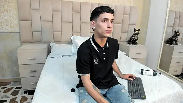 JhoanLeandro online show from 10/13/25, 10:10