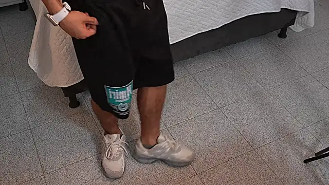 Snapshot of JhoanLeandro chatting on 02/16/26, 04:30 JhoanLeandro online show from 02/16/26, 04:30