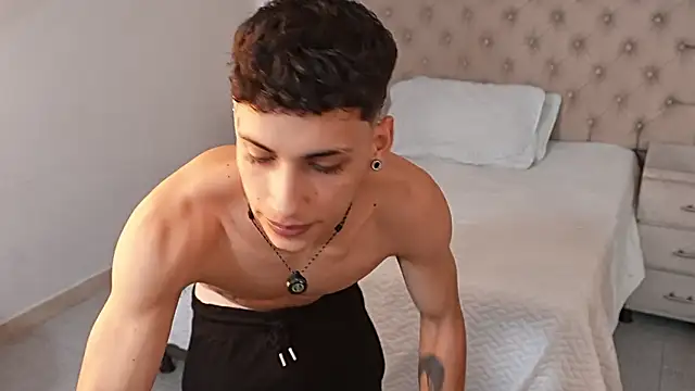 Snapshot of JhoanLeandro chatting on 02/18/26, 05:14 JhoanLeandro online show from 02/18/26, 05:14