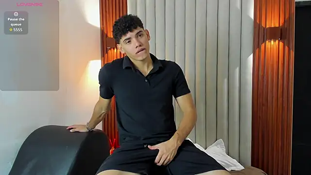 Snapshot of Justin_mack chatting on 10/22/25, 11:32 Justin mack online show from 10/22/25, 11:32