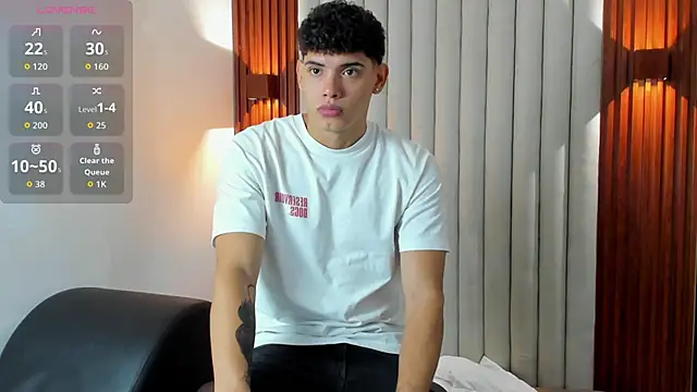 Snapshot of Justin_mack chatting on 10/25/25, 11:29 Justin mack online show from 10/25/25, 11:29