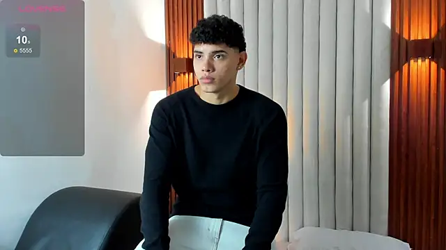 Snapshot of Justin_mack chatting on 11/06/25, 11:55 Justin mack online show from 11/06/25, 11:55