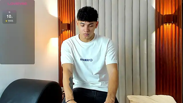 Snapshot of Justin_mack chatting on 11/11/25, 11:54 Justin mack online show from 11/11/25, 11:54