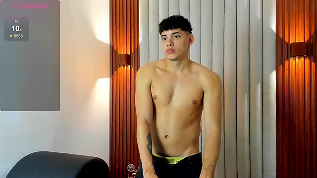 Snapshot of Justin_mack chatting on 11/22/25, 11:53 Justin mack online show from 11/22/25, 11:53