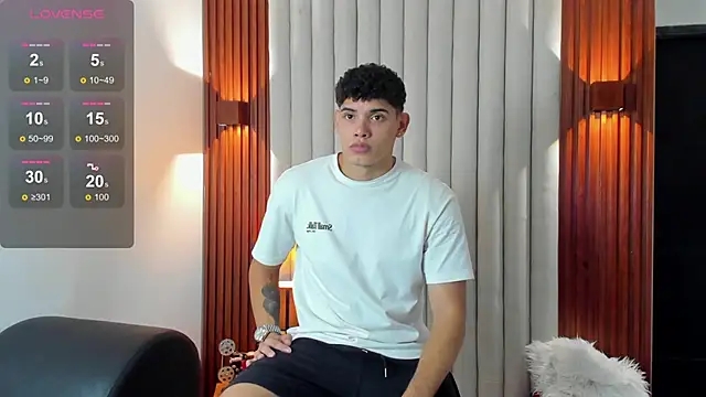 Snapshot of Justin_mack chatting on 12/04/25, 07:22 Justin mack online show from 12/04/25, 07:22