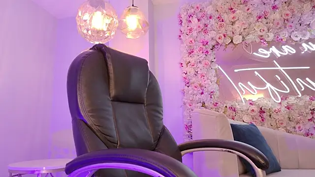 AmaiaHaywood online show from 10/30/25, 05:09